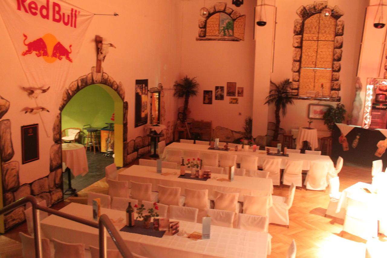 Pension Und Restaurant Die Burg Ehrenfriedersdorf Exteriör bild