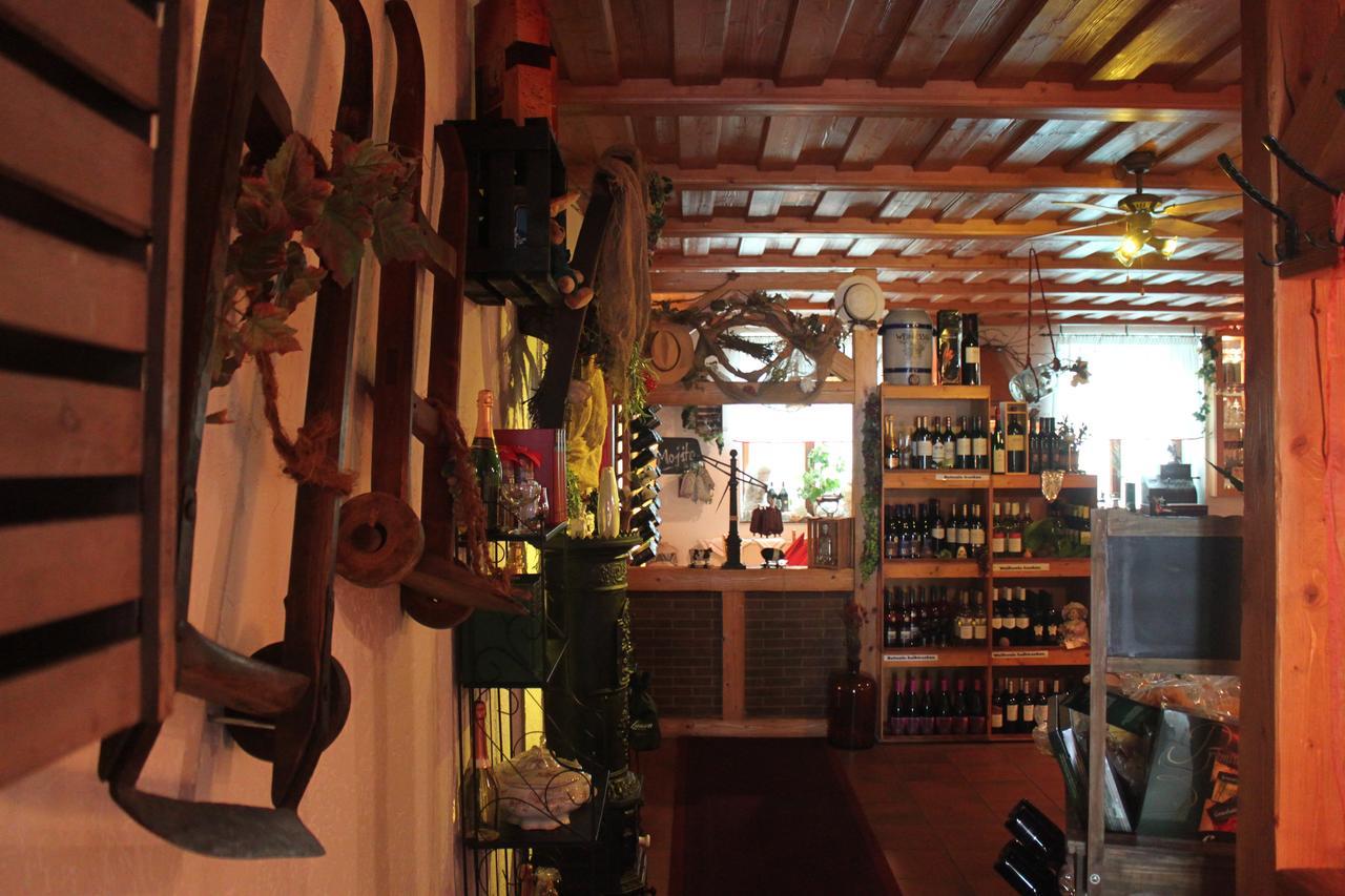 Pension Und Restaurant Die Burg Ehrenfriedersdorf Exteriör bild