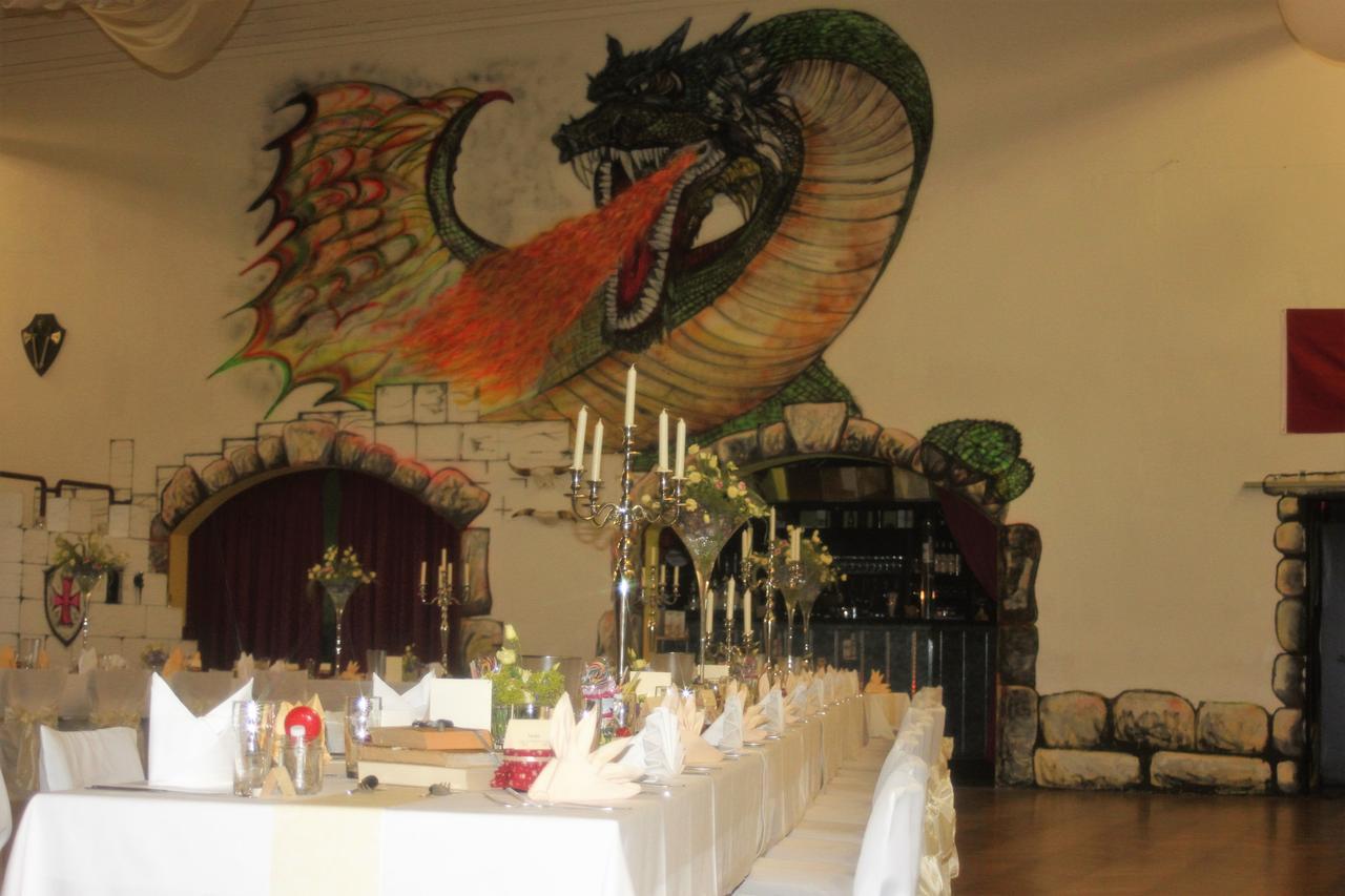 Pension Und Restaurant Die Burg Ehrenfriedersdorf Exteriör bild