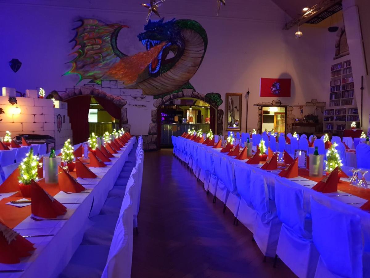 Pension Und Restaurant Die Burg Ehrenfriedersdorf Exteriör bild